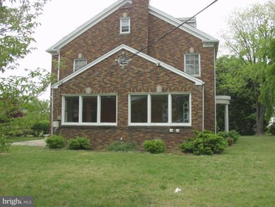 5509 Old Silver Hill Rd, District Heights, MD 20747 - photo 2