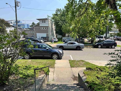 223 E 3rd St, Harbor Springs, MI 49740 - photo 2