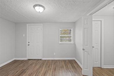 419 N Parrish St, Angleton, TX 77515 - photo 6