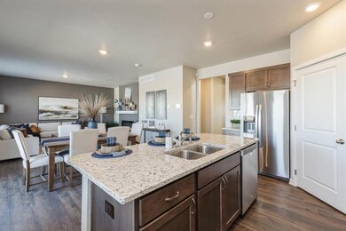 610 Prairie View Dr, West Branch, IA 52358 - photo 4