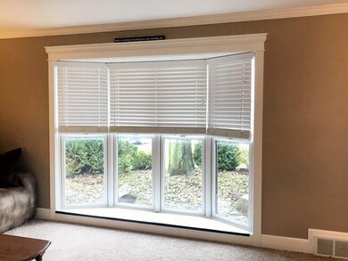 BEAUTIFUL BAY WINDOW BRINGS IN LOTS OF NATURAL LIG