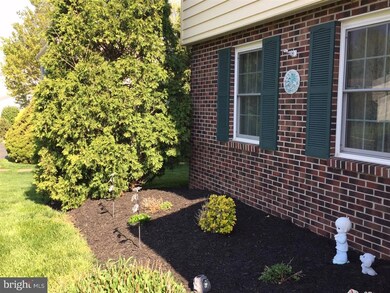 135 Mendham Dr, North Wales, PA 19454 - photo 2