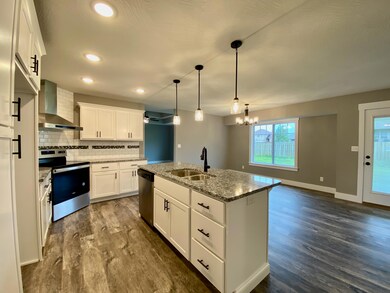 1700 E Pea Ridge Dr, Republic, MO 65738 - photo 3