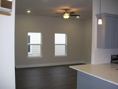 902 W Florence St, Denison, TX 75020 - photo 6