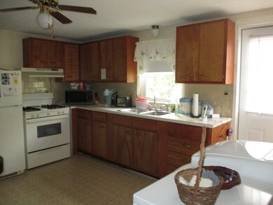 729 Woodman St, Fall River, MA 02724 - photo 7