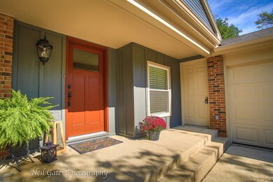 1549 Aztec Cir, Naperville, IL 60563 - photo 2