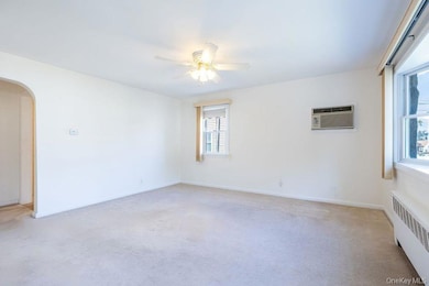 73 Storey Ln, Yonkers, NY 10710 - photo 4