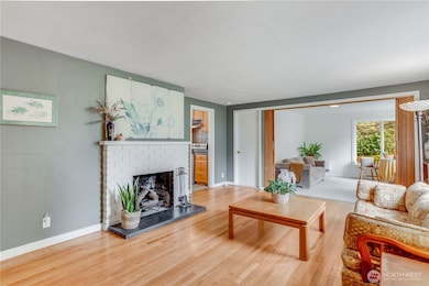 551 Bronson Way NE, Renton, WA 98056 - photo 5