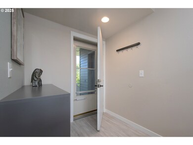 148 N Hayden Bay Dr unit 148, Portland, OR 97217 - photo 7