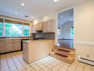 012-Kitchen-4399510-medium4x3