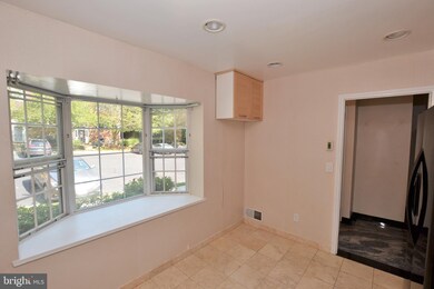 11711 Briary Branch Ct, Reston, VA 20191 - photo 6