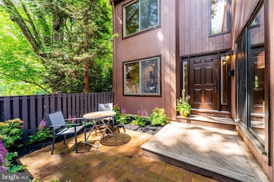 10909 Knights Bridge Ct, Reston, VA 20190 - photo 7