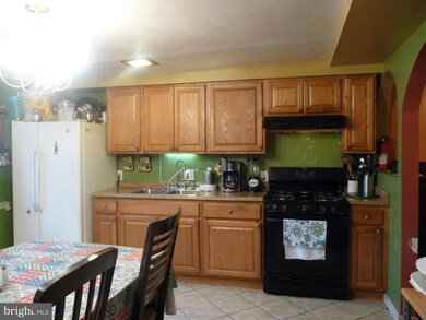 5433 Taussig Rd, Bladensburg, MD 20710 - photo 2