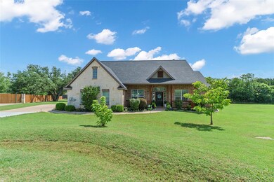 4406 Shallow Creek Ct, Granbury, TX 76049 - photo 2