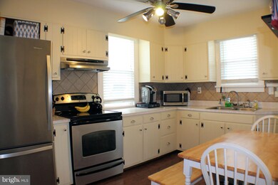 6226 Walnut Ave, Sykesville, MD 21784 - photo 2