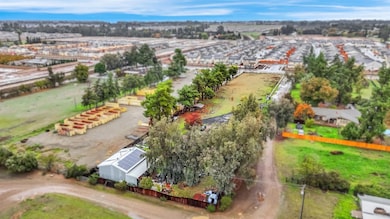 1923 N Armstrong Ave, Fresno, CA 93727 - photo 3