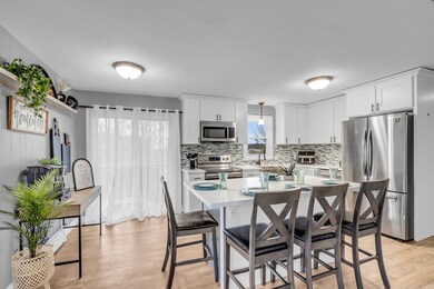 105 Doris St, Manchester, NH 03103 - photo 3