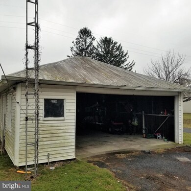 970 W Main St, New Holland, PA 17557 - photo 4