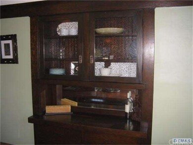Built-in in dining room