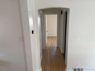 1910 Mcmillan St, Dearborn, MI 48128 - photo 7