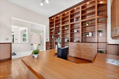 655 Spyglass Summit Dr, Chesterfield, MO 63017 - photo 6