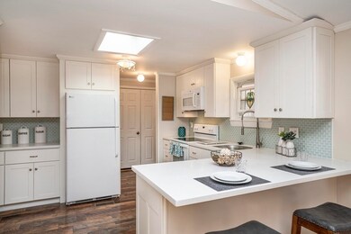 1 Robin Hood Ln unit 145, Attleboro, MA 02703 - photo 5