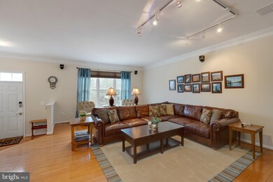 25820 Kirkwood Square, Chantilly, VA 20152 - photo 6