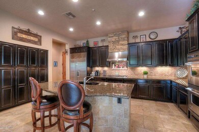 Gourmet kitchen