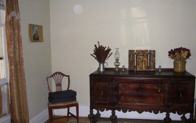 Parlor-bdrm 3
