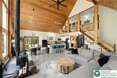 51 Tupelo St, Jim Thorpe, PA 18229 - photo 4