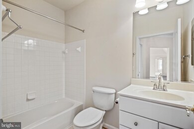8615 Fluttering Leaf Trail, Odenton, MD 21113 - photo 5