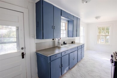 127 Desvoignes Rd, Denison, TX 75021 - photo 3