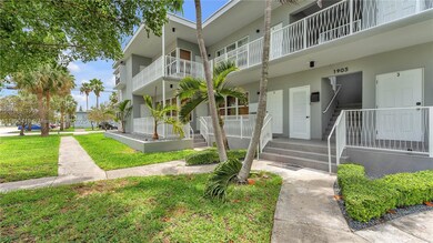 1905 Calais Dr unit 5, Miami Beach, FL 33141 - photo 2