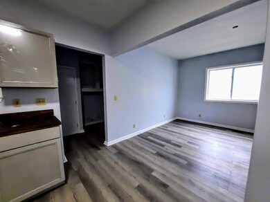 Kitchen dining