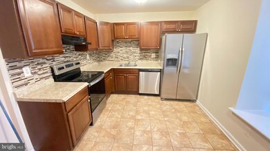 10994 Hiram Ct, Manassas, VA 20109 - photo 2
