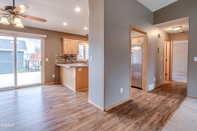 2707 Essex Loop, Bismarck, ND 58504 - photo 7