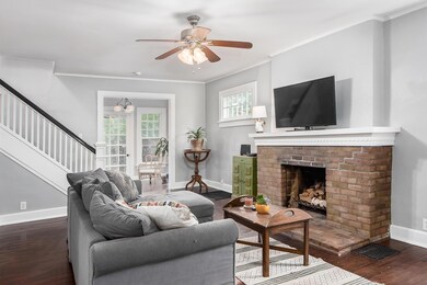 T 1815 E Oak St00004
