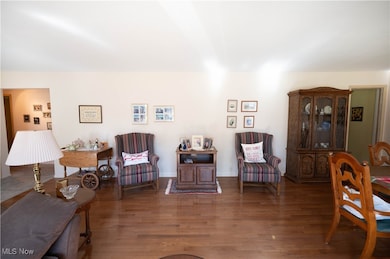 4927 Delevan Dr, Cleveland, OH 44124 - photo 7