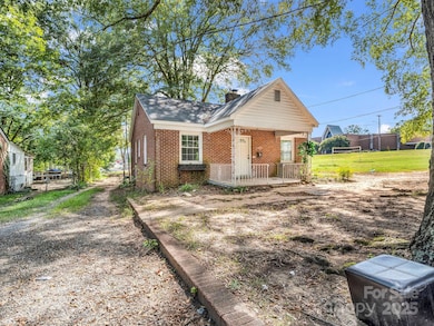 304 Grice St, Shelby, NC 28150 - photo 2