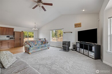 19725 Crosswinds Rd SE, Yelm, WA 98597 - photo 5