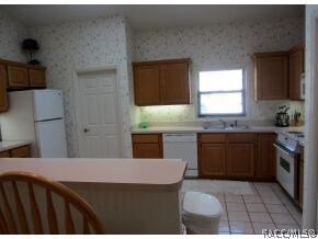 good size kitchen