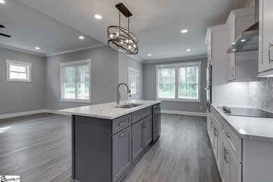 202 Hawthorne Dr, Simpsonville, SC 29680 - photo 7