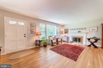 9900 Duncan St, Fairfax, VA 22031 - photo 4