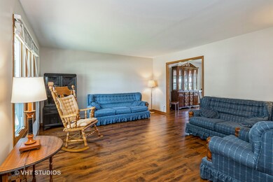 3430 Meadow Crest Cir, Gurnee, IL 60031 - photo 3