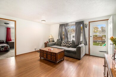 003_701_west_6th_st_4_17