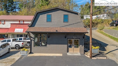 716 N Jefferson Ave, West Jefferson, NC 28694 - photo 2