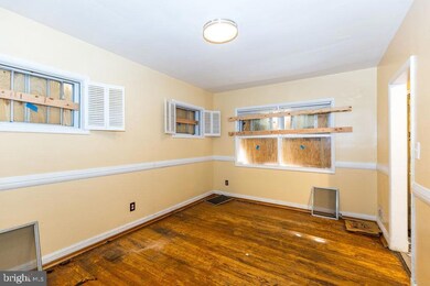 3901 Mortimer Ave, Baltimore, MD 21215 - photo 5