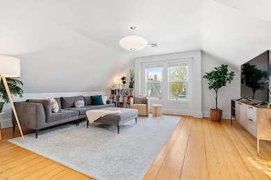 21 Adelaide St unit 2, Jamaica Plain, MA 02130 - photo 3