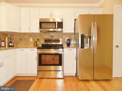 21 Applegrath Ct, Germantown, MD 20876 - photo 5