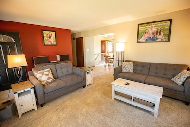 2415 Lori Dr SW, Cedar Rapids, IA 52404 - photo 7